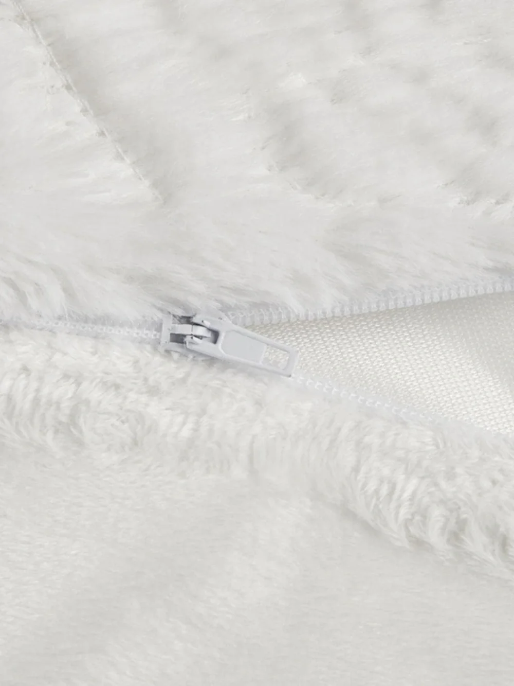 Madison Park Polyester Arya Embroidery Fur Duvet Cover Set with Ivory MP12-7517